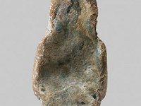 Aeg T 38 RS  Aeg T 38, Rückseite, Vermutlich Theben, 21. Dynastie, Uschebti-Aufseher, Roter Ton, H 10,6 cm, B 3,5 cm, T 2,9 cm